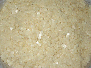 Giá tốt Hóa chất nổi trong nước Nguyên liệu thô 60 đến 63 độ Làm rắn lại Sáp ong trực tuyến